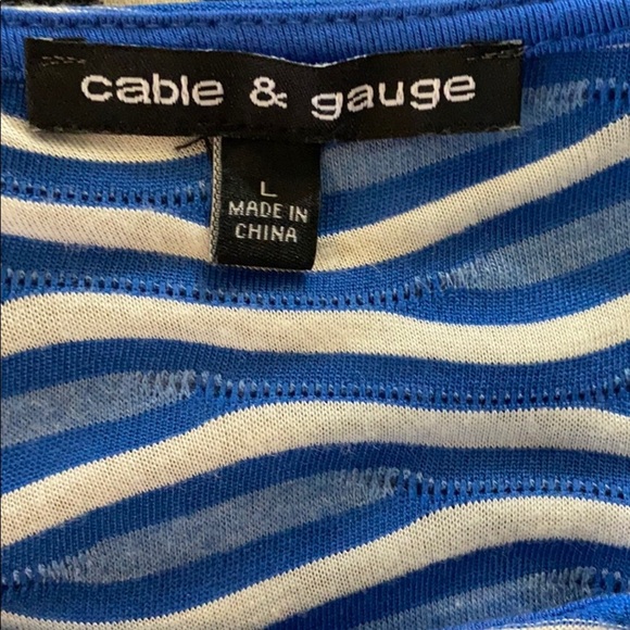 Cable and Gauge Women’s Blue and White High and Low Top Blouse Size L - Picture 7 of 8